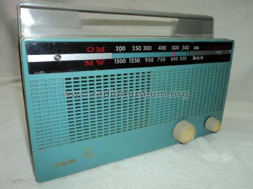 22RC177 /61; Philips Portugal (ID = 2602330) Radio