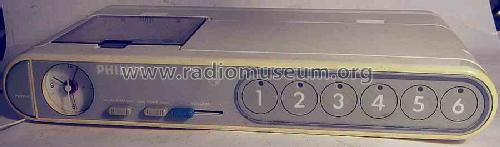 Space Saver Radio Clock D3992 /00 /02 /08; Philips Hong Kong (ID = 544126) Radio