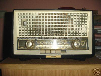 A vintage Phillips radio, type BD284U, made with green b…