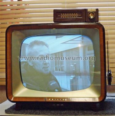 Raffael-S 17TD210A /00; Philips Radios - (ID = 1378355) Television