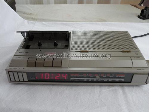 Electronic Clock Radio Cassette Player D-7548; Philips, Singapore (ID = 2230432) Radio