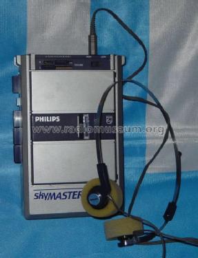 Sky Master D6611 /00; Philips, Singapore (ID = 507740) Reg-Riprod