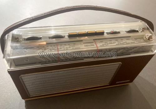 L4S41T /00C /00L /00R; Philips, Svenska AB, (ID = 2954220) Radio