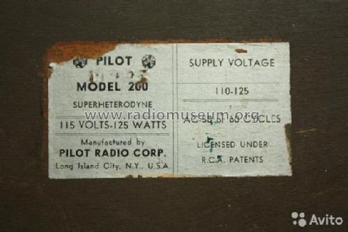 FM-200 Phono ; Pilot Electric Mfg. (ID = 1765098) Radio