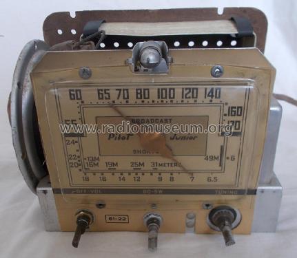 Pilot Junior T-704; Pilot Electric Mfg. (ID = 2984594) Radio