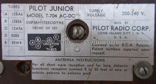 Pilot Junior T-704; Pilot Electric Mfg. (ID = 2984595) Radio