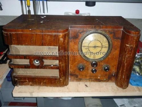 S-295 ; Pilot Electric Mfg. (ID = 1651027) Radio