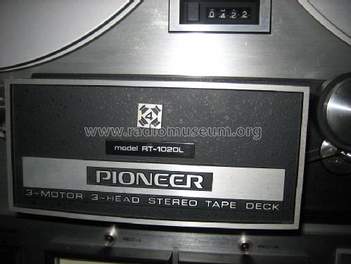 Vintage Pioneer RT-1020L 3 head 3 motor Reel to Reel tape deck short  demonstration 