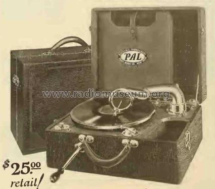 Portable Gramophone DeLuxe Pal; Plaza Music Co; New (ID = 3048019) TalkingM