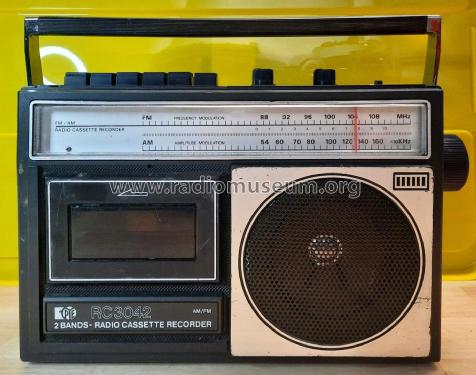 Radio Cassette Recorder RC3042; Pye Industries Ltd (ID = 2941932) Radio