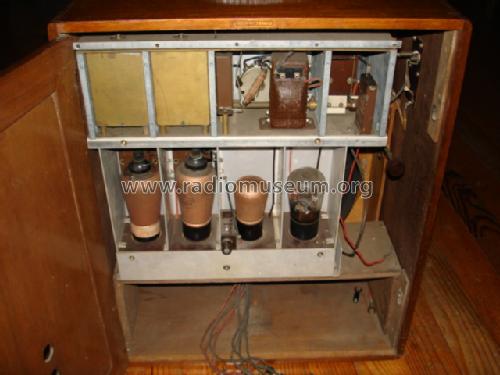 4 valves 41580; Pye Ltd., Radio (ID = 698862) Radio