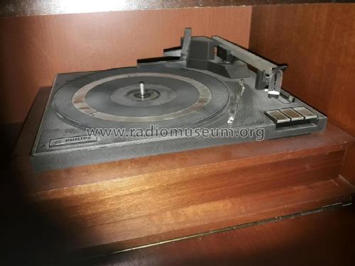 Universum Stereo-Konzerttruhe Philips Castor Ch= 12RB580 /84; QUELLE GmbH (ID = 2931014) Radio