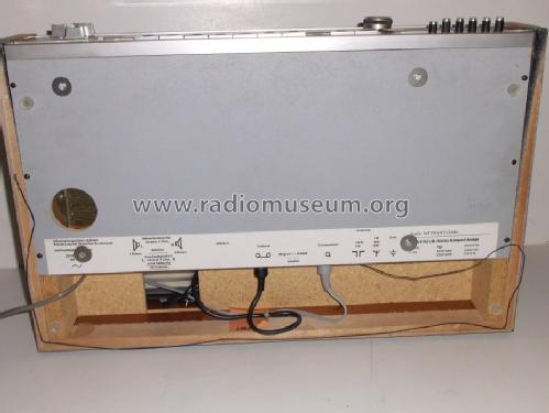 Universum-Stereo-Kompact-Anlage VTCF 6418; QUELLE GmbH (ID = 1694694) Radio