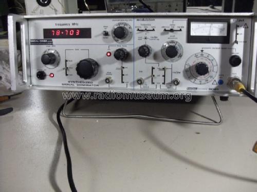 Synthesised Signal Generator 9081; Racal Engineering / (ID = 1649810) Equipment