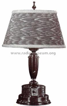 100 ; Radio Lamp Company; (ID = 1345811) Radio