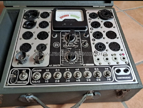 Comprobador de válvulas AF-306/52; Radiométrico, Carlos (ID = 3075158) Equipment