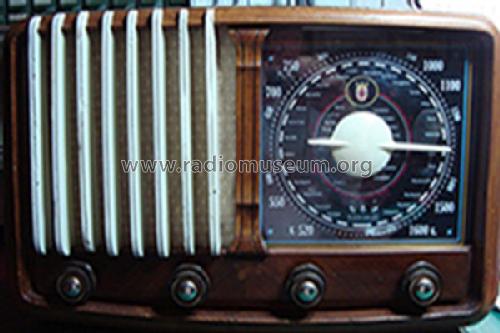 567 - Madera, Dial cuadrado, 4 mandos; Unknown - CUSTOM (ID = 1700030) Radio