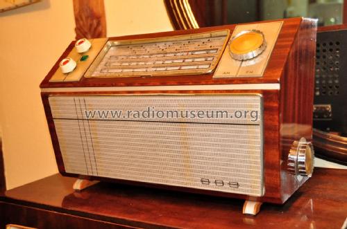 Estudio AM-FM R88; Unknown - CUSTOM (ID = 2375071) Radio