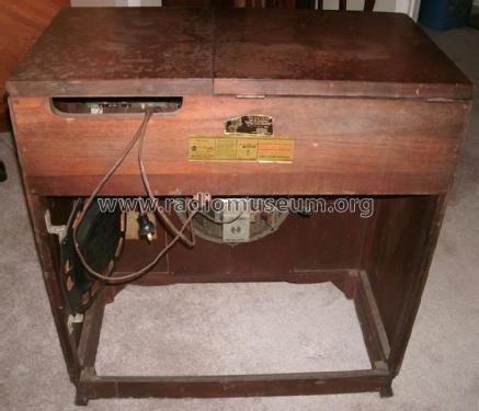 67AV1 Ch= RC-606; RCA RCA Victor Co. (ID = 1177877) Radio