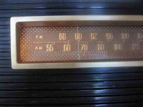 8X71 Ch= RC-1070; RCA RCA Victor Co. (ID = 1164006) Radio