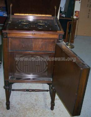 Brunswick-Radiola Superheterodyne AR-813; RCA RCA Victor Co. (ID = 806997) Radio