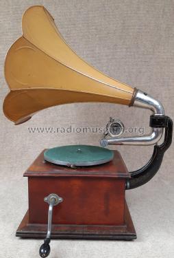 Gramophone Victor O; RCA RCA Victor Co. (ID = 3099069) TalkingM