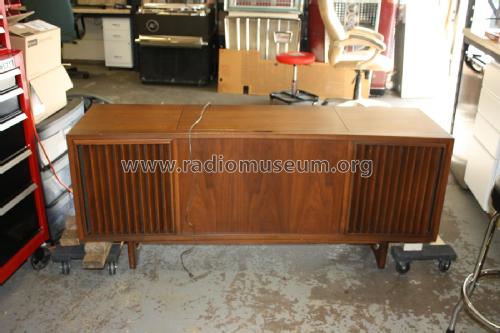 New Vista Victrola solid state VHT-52W ; RCA RCA Victor Co. (ID = 1996812) Radio