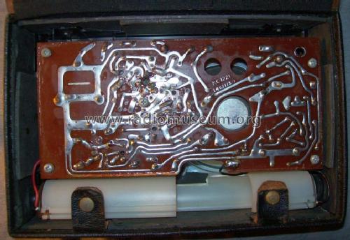 Globetrotter RHG 30E Ch= RC-1221B; RCA RCA Victor Co. (ID = 1595325) Radio