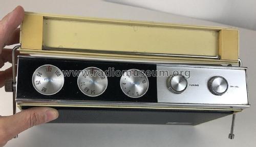 Solid State RJM45N Ivory ; RCA RCA Victor Co. (ID = 2956589) Radio