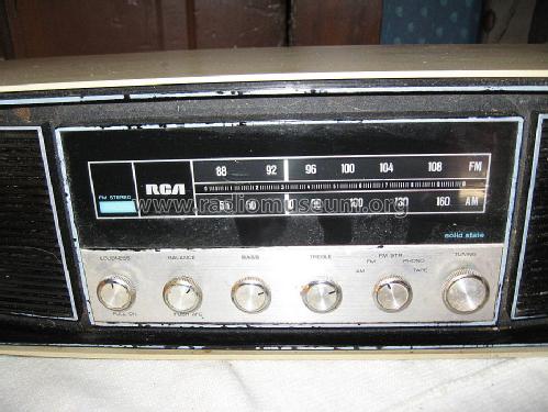 Solid State RLC 70B LT. Sand; RCA RCA Victor Co. (ID = 1201130) Radio