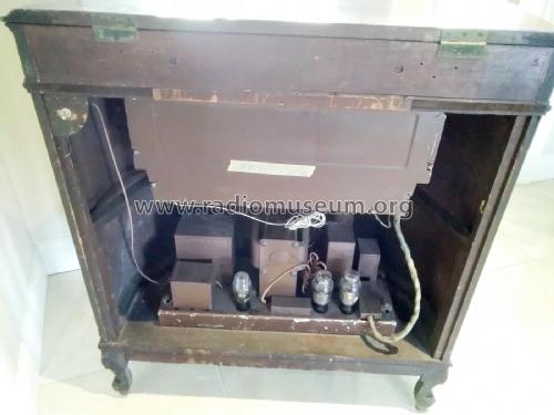 Unknown Console ; RCA RCA Victor Co. (ID = 2820602) Radio