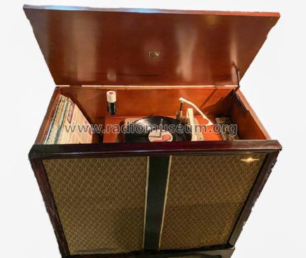 Victrola VC-17; RCA RCA Victor Co. (ID = 2849422) R-Player