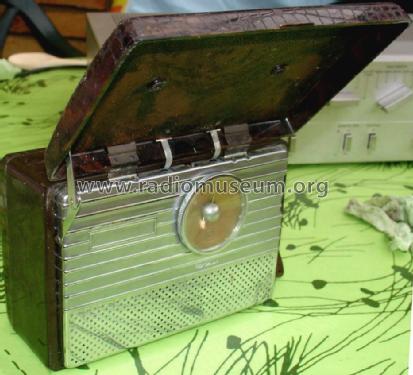 BP-4 ; RCA Victor (ID = 1264891) Radio