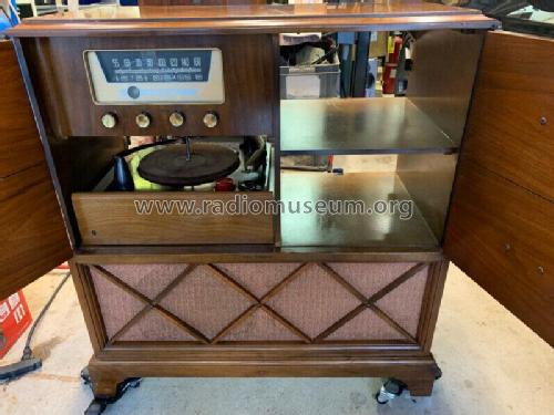 V710 ; RCA Victor (ID = 2554507) Radio