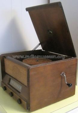 VRB-62 ; RCA Victor (ID = 2025042) Radio