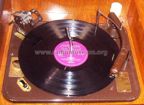 Three Speed Automatic Radiogramophone ARG5000; RGD Brand, Radio (ID = 2341027) Radio