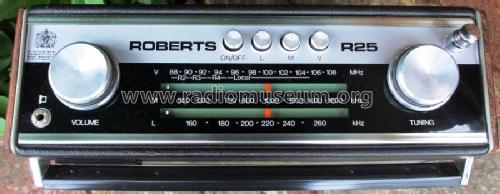 R25; Roberts Radio Co.Ltd (ID = 2028893) Radio