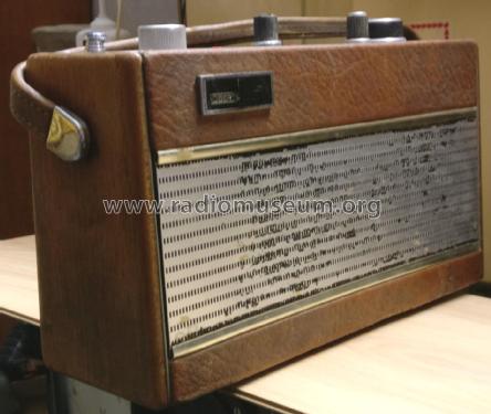 R505; Roberts Radio Co.Ltd (ID = 2376149) Radio