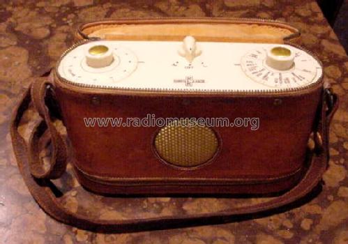 R77; Roberts Radio Co.Ltd (ID = 51979) Radio