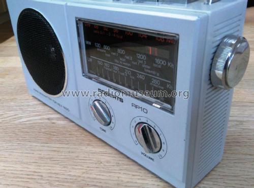 RP10; Roberts Radio Co.Ltd (ID = 1944633) Radio