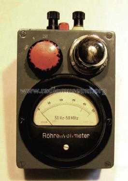 Röhrenvoltmeter UDT7095; Rohde & Schwarz, PTE (ID = 137399) Equipment