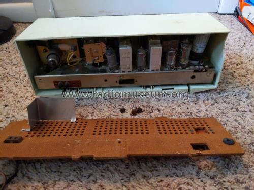 AM/FM Super Heterodyne RE-185U; Ross Electronics (ID = 2778752) Radio