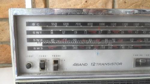 4 Band 12 Transistor 12X-611; Sanyo Electric Co. (ID = 1713640) Radio