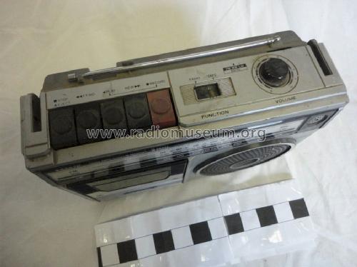 3 Band Radio Cassette Recorder M2801L; Sanyo Electric Co. (ID = 1332032) Radio