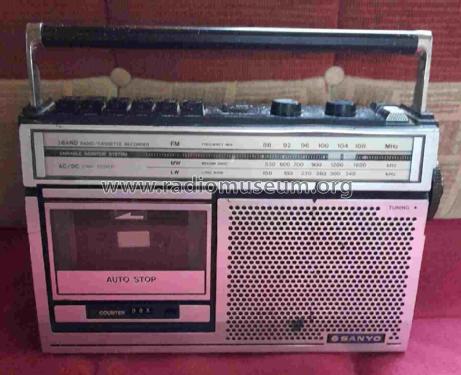 3 Band Radio/Cassette Recorder M2561LG; Sanyo Electric Co. (ID = 2983059) Radio