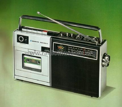 3 Band Stereocast Portable Radio Cassette Recorder M-2414; Sanyo Electric Co. (ID = 1484765) Radio