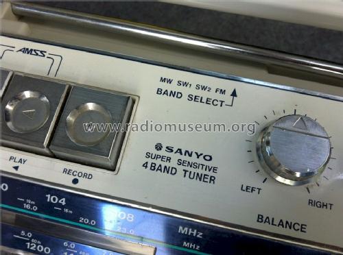 4 Band Stereo Radio Cassette Recorder M7770; Sanyo Electric Co. (ID = 1261938) Radio