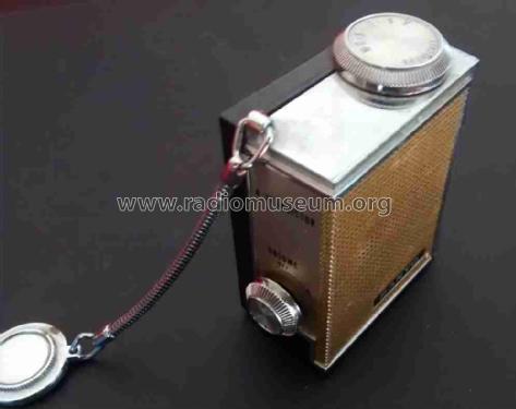 8 Transistor Pocketable Micro Radio 8C-301; Sanyo Electric Co. (ID = 2589222) Radio