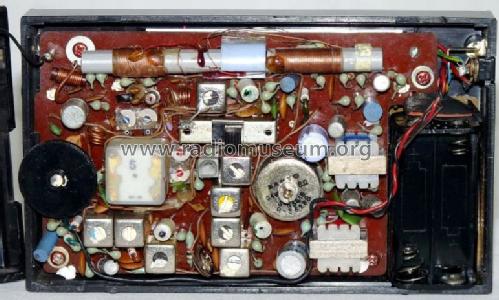 9 Transistor 9F-823; Sanyo Electric Co. (ID = 685148) Radio