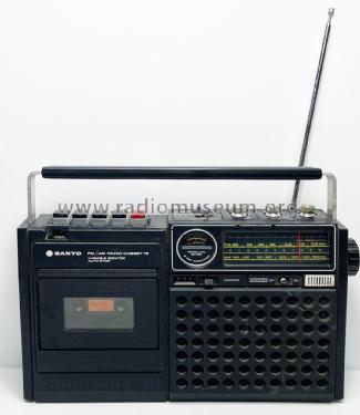 AM/FM Portable Radio Cassette Recorder M-2430F; Sanyo Electric Co. (ID = 3045522) Radio